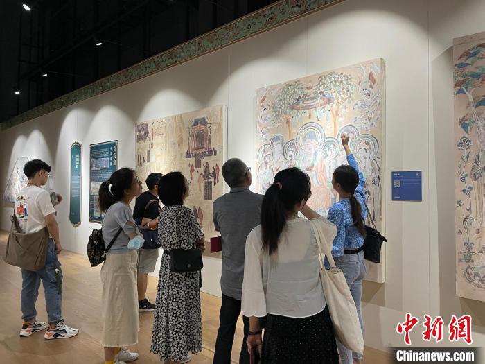 图为展览现场。　江杨烨摄